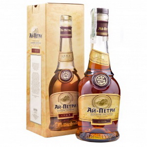 4820058960691 — Коньяк "Ай-Петри" 8-10лет КВВК Подарочный 42% 0.5л