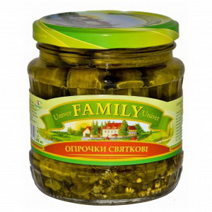 4820061680319 — Огурцы "Family" маринованные Праздничные Твист 4-7см 480мл